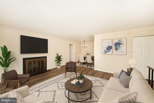 463-463 Old Forge Xing, DEVON, PA, 19333-1124 | Card Image