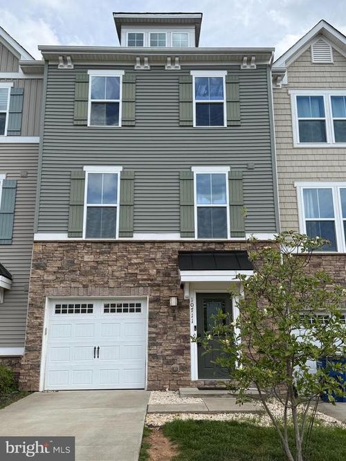 10711 Hinton Way, MANASSAS, VA, 20112-5899 | Card Image