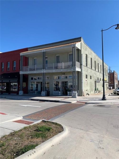 119 S Railroad St, Navasota, TX, 77868-3529 | Card Image