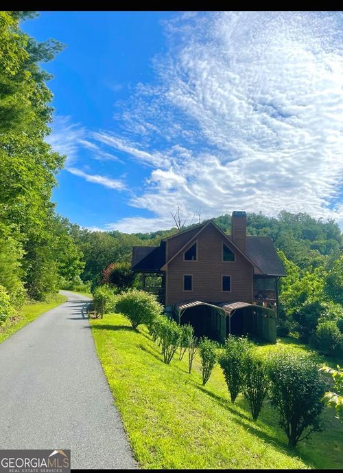 156 Trillium Heights Trce, Brasstown, NC, 28902-0197 | Card Image