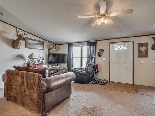 5501 S Canadian Rd, Hinton, OK, 73047-2104 | Card Image