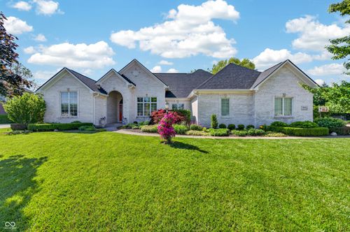 4685 Waters Edge Way, Greenwood, IN, 46143-7814 | Card Image