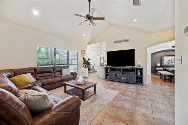 101 High Ridge Cir, House other with 3 bedrooms, 2 bathrooms and 2 parking in San Marcos TX | Image 14
