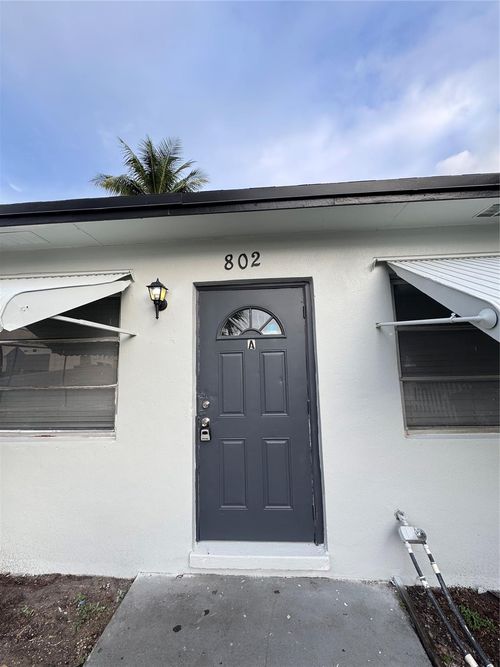 a-802 S L St, Lake Worth Beach, FL, 33460-5048 | Card Image