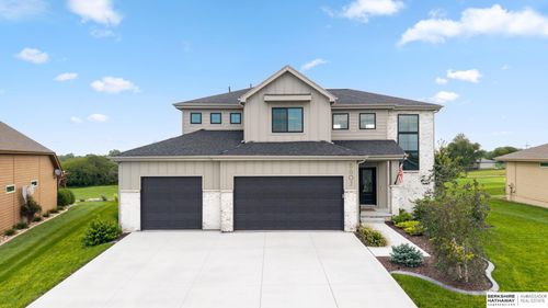 8607 Eagle Pt, Plattsmouth, NE, 68048-4826 | Card Image