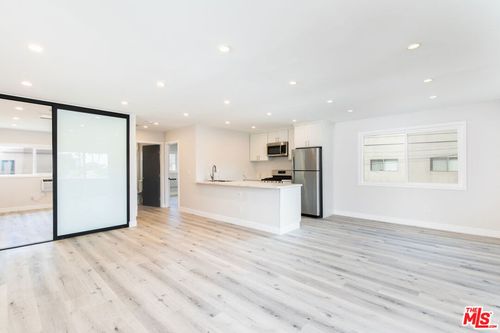 c-3872 Bentley Avenue, Culver City, CA, 90232 | Card Image