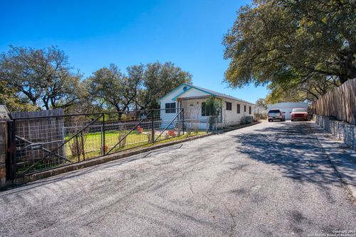 652 Tamarack Dr, Canyon Lake, TX, 78133-2603 | Card Image