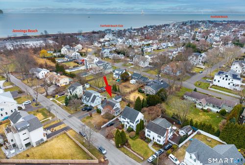 20 Benson Pl, Fairfield, CT, 06824-6904 | Card Image