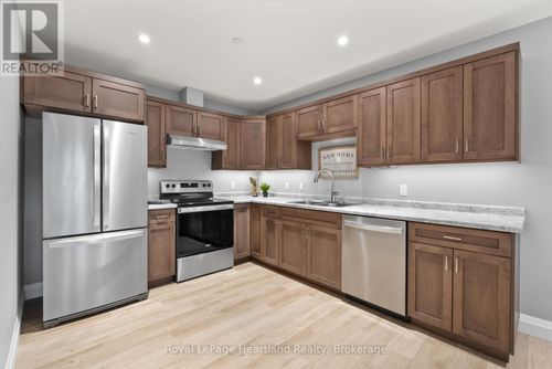 202-187 Victoria St W, Wingham, ON, N0G2W0 | Card Image