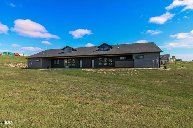 8127 Hawktree Dr, Townhouse with 3 bedrooms, 2 bathrooms and null parking in Bismarck ND | Image 70