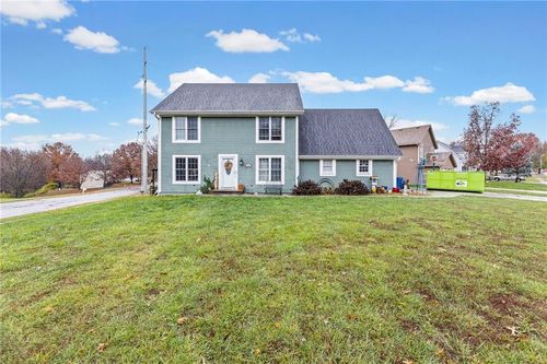 1601 Dunwich Dr, Liberty, MO, 64068-3217 | Card Image