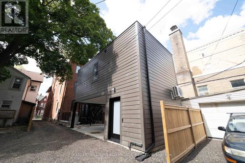 23 Ross St, Toronto, ON, M5T1Z8 | Card Image