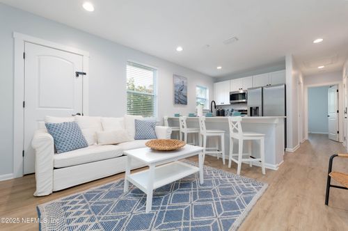 404 Margaret St, Neptune Beach, FL, 32266-4882 | Card Image