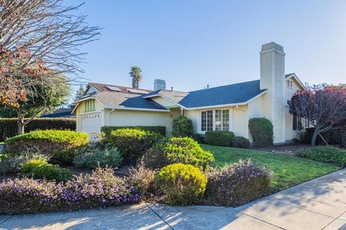 1050 Zinfandel Cir, Gonzales, CA, 93926-9433 | Card Image