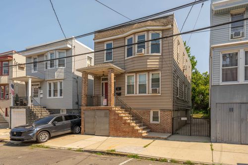 1300 7th St, North Bergen, NJ, 07047-1639 | Card Image