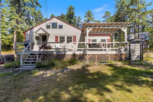 32 Northeast Road, Waterboro, ME, 04087 | Card Image