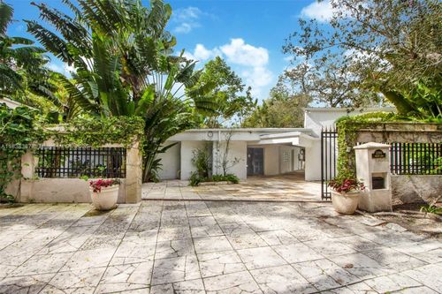 3200 Morris Ln, Coconut Grove, FL, 33133-3231 | Card Image