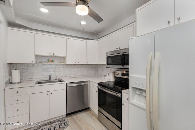606 - 1175 Highway A1a, Condo with 3 bedrooms, 2 bathrooms and null parking in Satellite Beach FL | Image 8