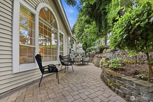 1-16015 67th Ln Ne, Kenmore, WA, 98028-4394 | Card Image