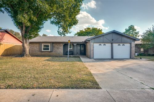 2012 Norfolk Dr, Arlington, TX, 76015-1107 | Card Image