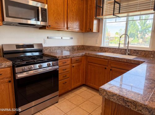 3860 Dominus Dr, Sparks, NV, 89436-9422 | Card Image