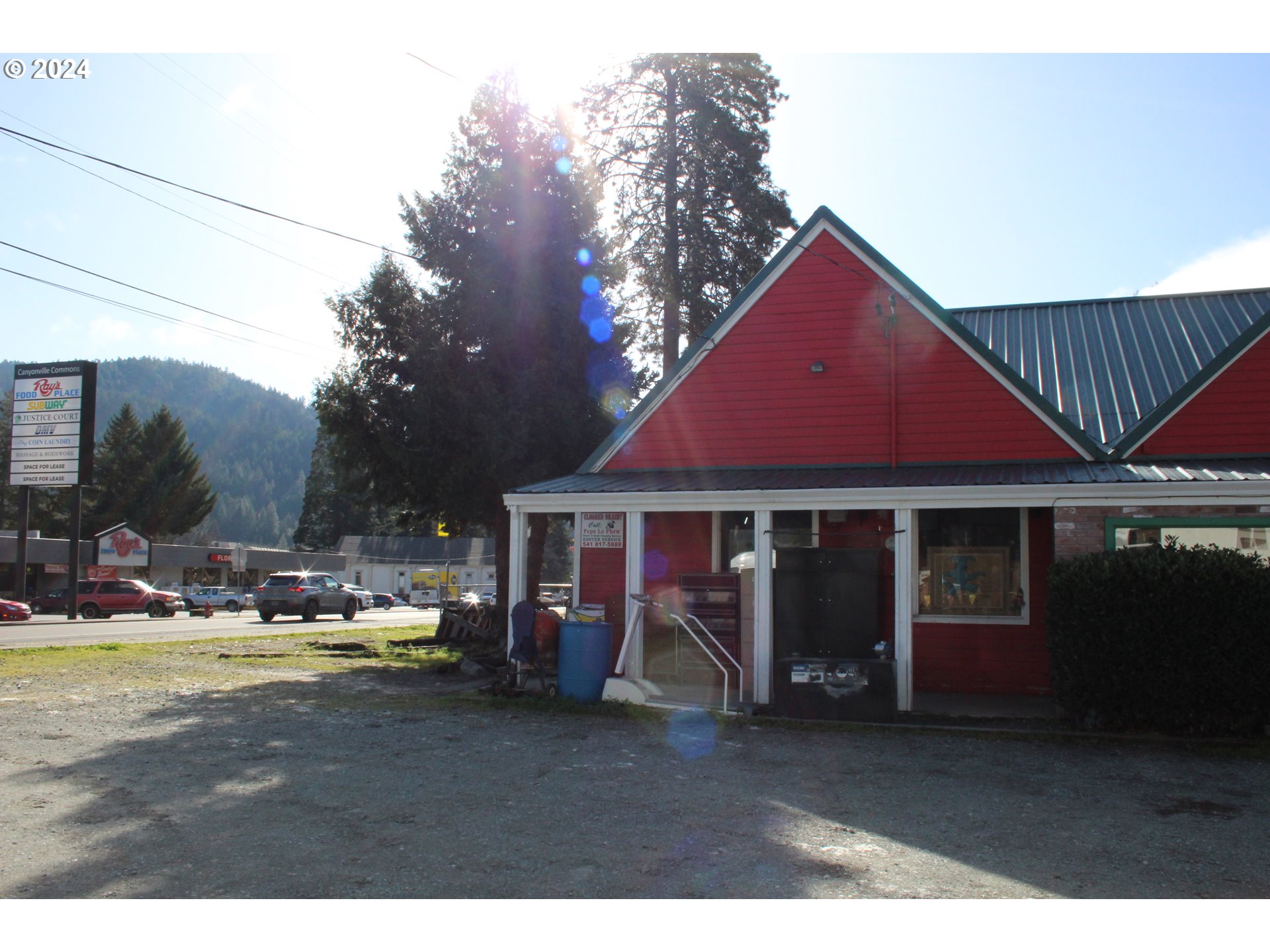 Commercial Sale in Canyonville 5