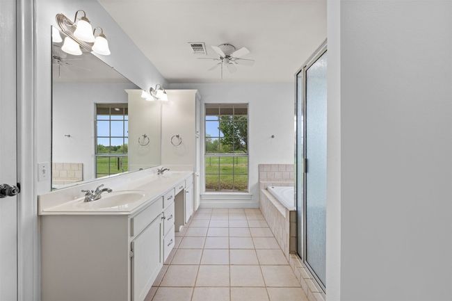 1234 County Road 135, House other with 3 bedrooms, 3 bathrooms and 4 parking in Lincoln TX | Image 10