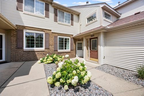 2215 White Water Way, Eagan, MN, 55122-1941 | Card Image