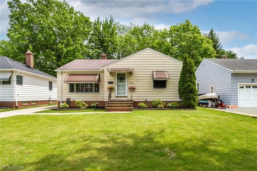 7241 Greenleaf Ave, Parma, OH, 44130-5022 | Card Image