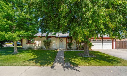 4801 Glenmoor Way, Denair, CA, 95316-9713 | Card Image