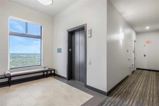 The elevator on the 17th floor is shared by the unit next door. While waiting you can look at the amazing view! | Image 30