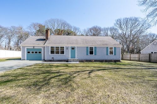 98 Wagon Ln, Hyannis, MA, 02601-2453 | Card Image