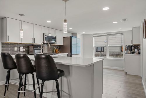 12505 Terra Nova Ln, Austin, TX, 78727-5163 | Card Image