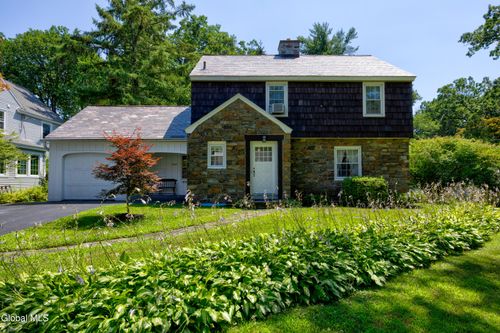 1904 Baker Ave, Niskayuna, NY, 12309-4102 | Card Image