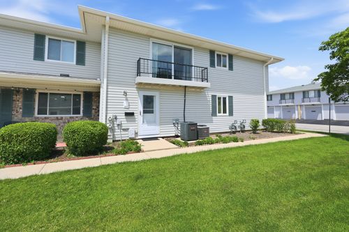 220-220 Sagamore Ct, Schaumburg, IL, 60194-4316 | Card Image