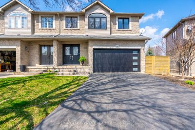 23 Foxborough Dr, Home with 3 bedrooms, 2 bathrooms and 5 parking in Ancaster ON | Image 1