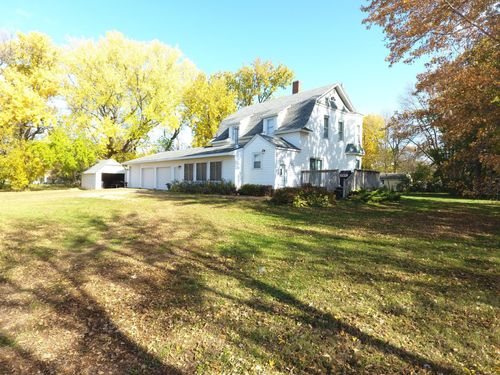 107 W Blessum St, Hanska, MN, 56041-7721 | Card Image