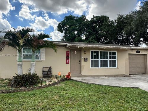 6390 Harding St, Hollywood, FL, 33024-4103 | Card Image