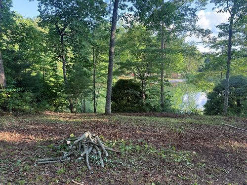 231 Crockett Lake Dr, Crossville, TN, 38572-1957 | Card Image