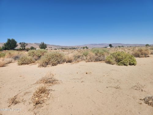 1420 E Antelope St, Silver Springs, NV, 89429 | Card Image