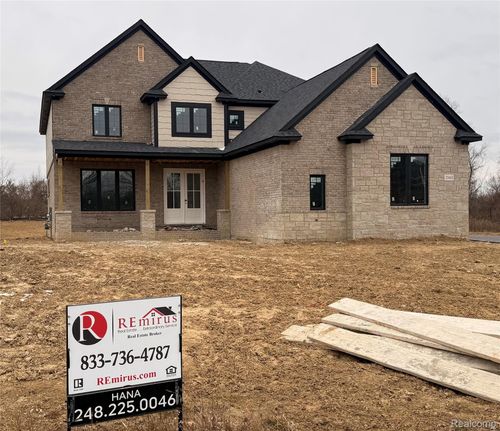 2163 Heidi Dr, Oxford, MI, 48370-2812 | Card Image