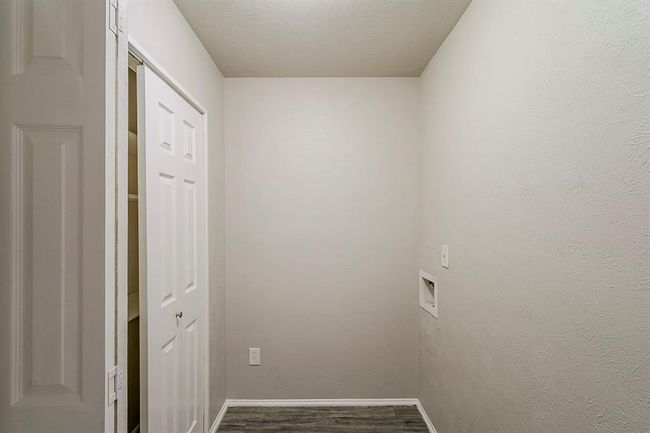 5802 Evening Shadows Ln, House other with 3 bedrooms, 2 bathrooms and 2 parking in Spring TX | Image 9
