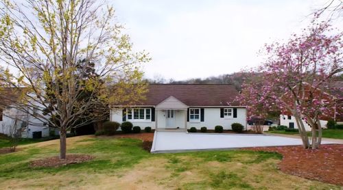 830 Hillwood Blvd, Nashville, TN, 37209-4232 | Card Image