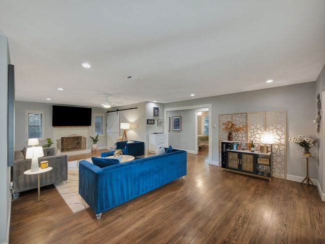 7119 Bennington Dr, House other with 3 bedrooms, 2 bathrooms and null parking in Dallas TX | Image 7