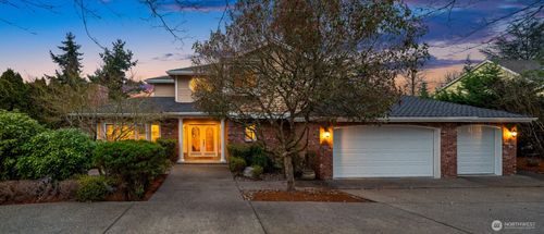 8550 Ne 28th Street, Hunts Point, WA, 98004 | Card Image