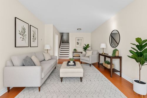 142 Mill St N, Brampton, ON, L6X2P2 | Card Image