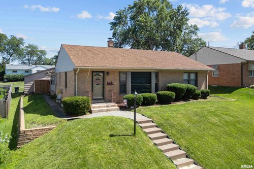 2827 Fillmore Ln, Davenport, IA, 52804-1715 | Card Image