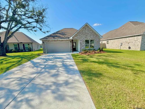 9958 Stratford Dr, Denham Springs, LA, 70726-6456 | Card Image