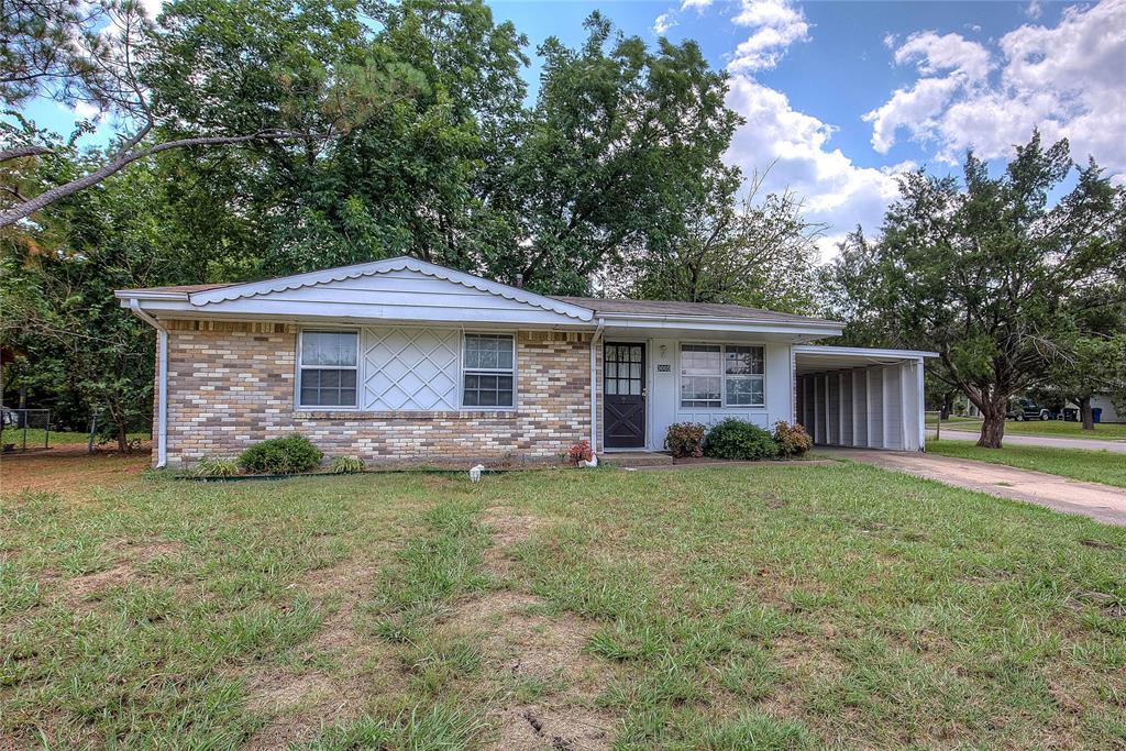 Lark St, Greenville, TX 75402