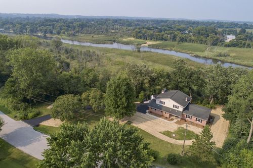 S95W23000 River Oaks Drive, VERNON, WI, 53103 | Card Image